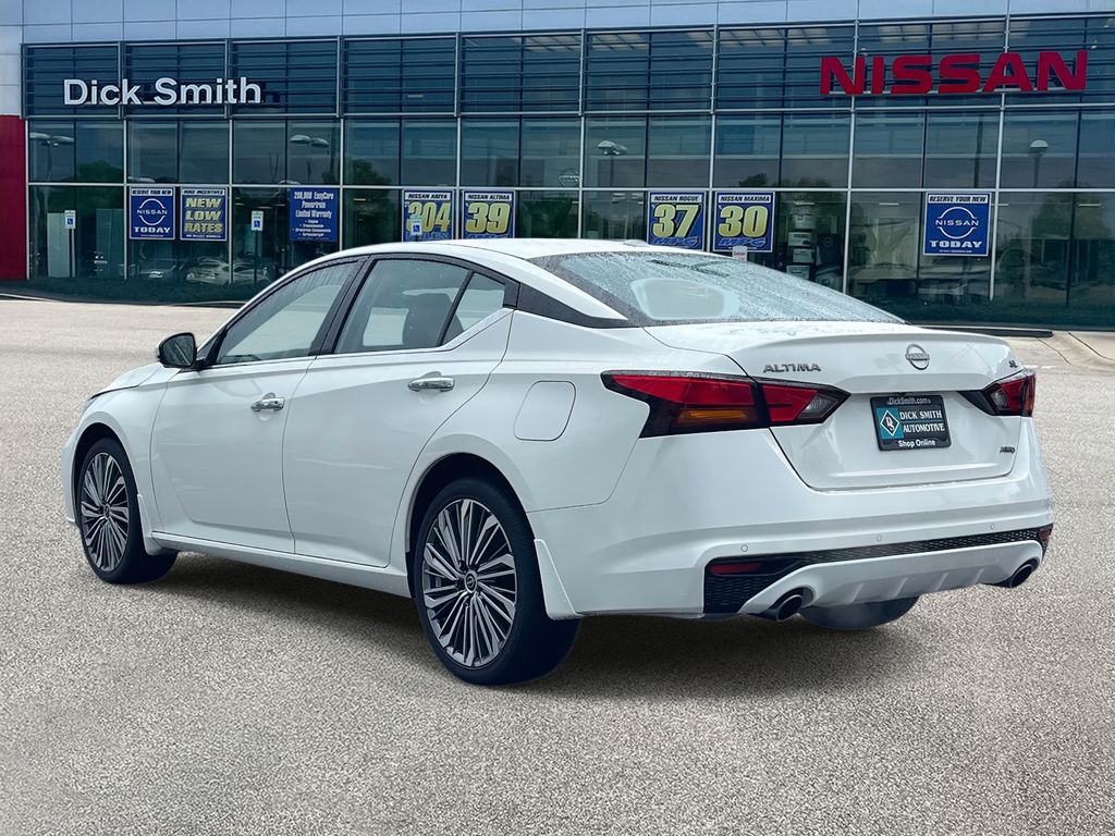 2024 Nissan Altima 2.5 SR photo 2