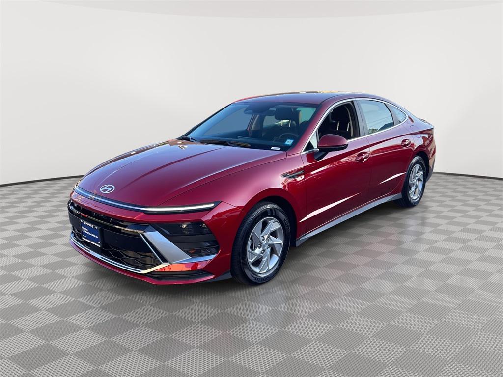 2025 Hyundai Sonata SE photo 2