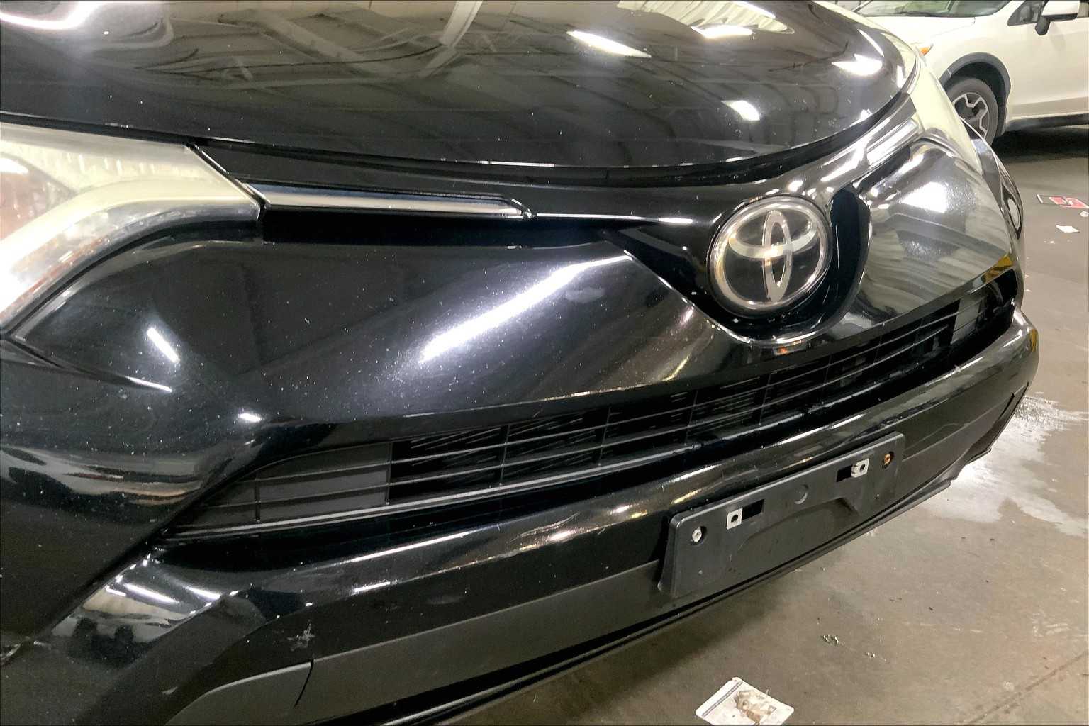 2017 Toyota RAV4 LE photo 28