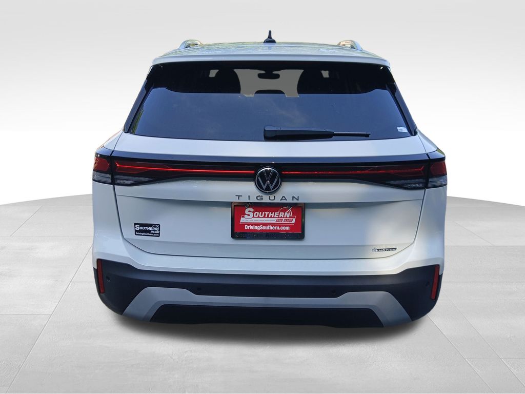 2025 Volkswagen Tiguan S photo 3