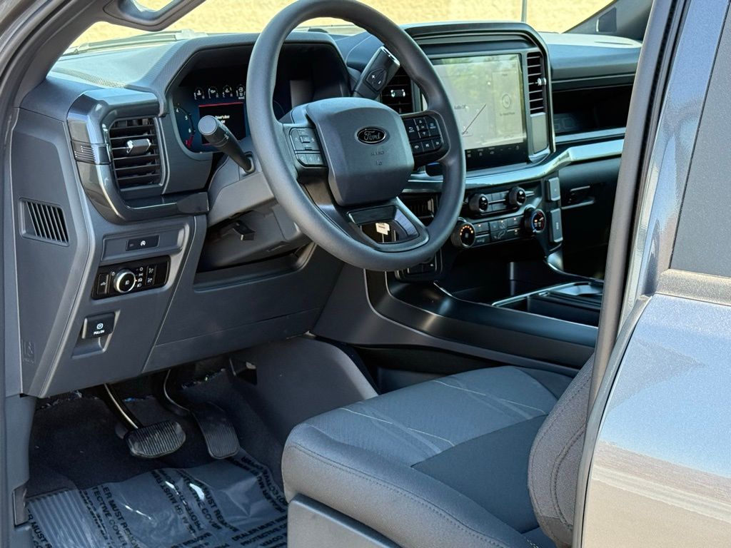 2025 Ford F-150 STX photo 4