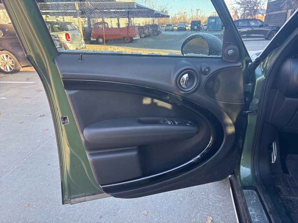 2015 Mini Countryman S ALL4 photo 2