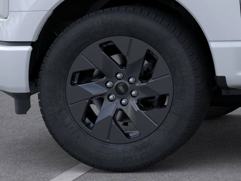 2025 Ford F-150 Lightning Lariat photo 19