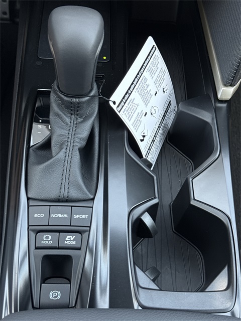 2025 Toyota Camry SE photo 24
