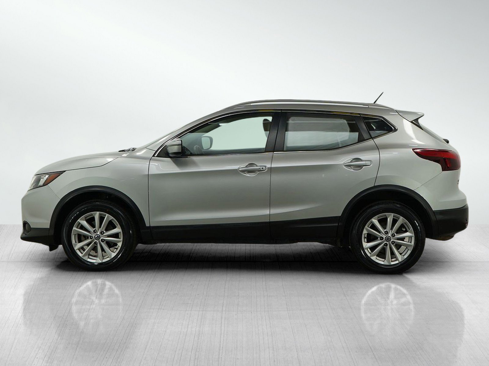 Used 2019 Nissan Rogue Sport SV with VIN JN1BJ1CR7KW343722 for sale in Burnsville, Minnesota