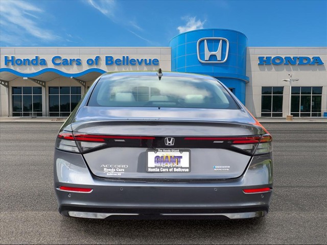 2025 Honda Accord Hybrid Touring photo 4