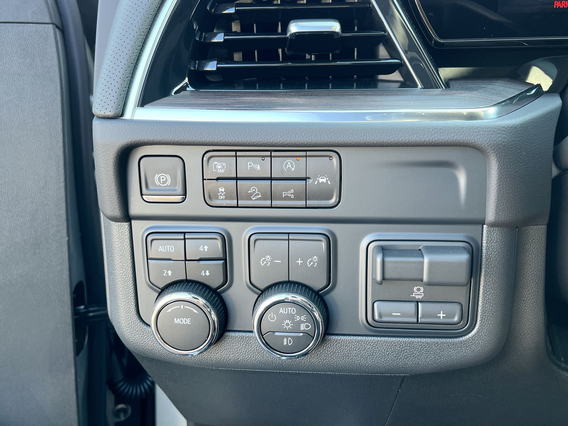 2025 Chevrolet Tahoe Premier photo 16