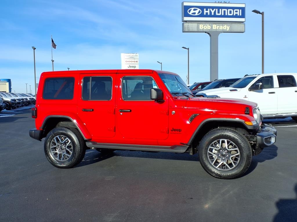 2025 Jeep Wrangler Sahara photo 2