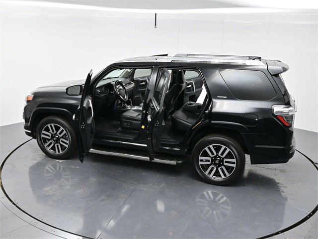 2018 Toyota 4Runner SR5 photo 42