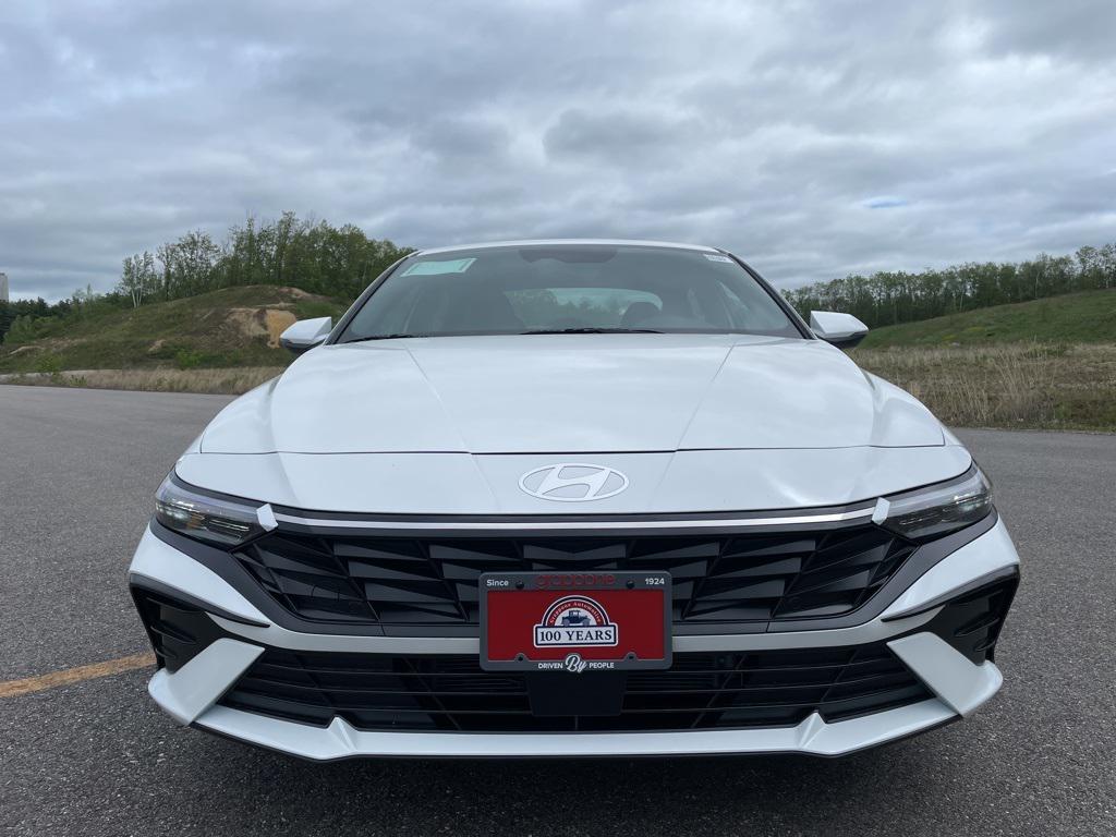 2025 Hyundai Elantra Hybrid Limited photo 2