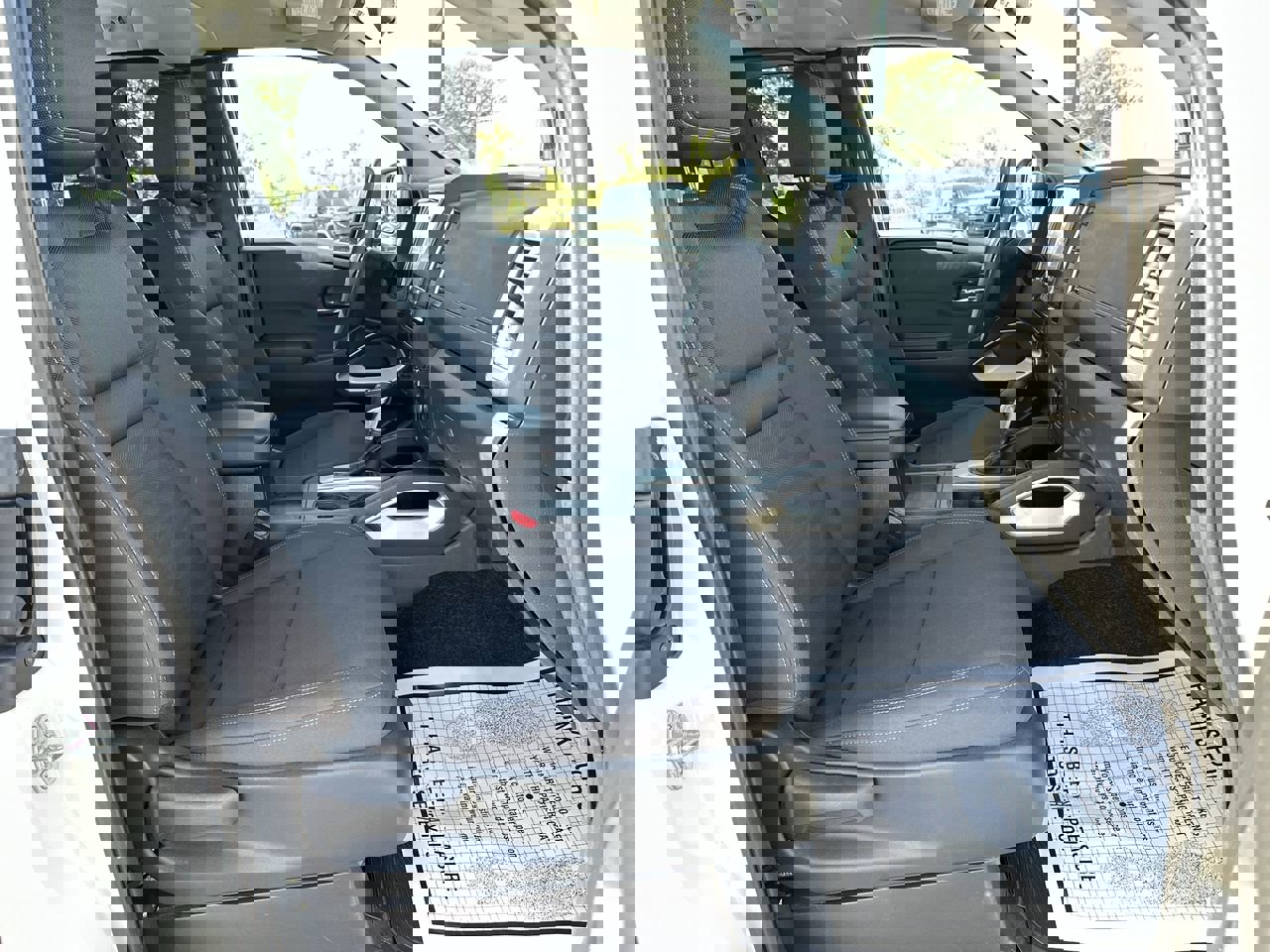 2022 Nissan Frontier SV photo 23
