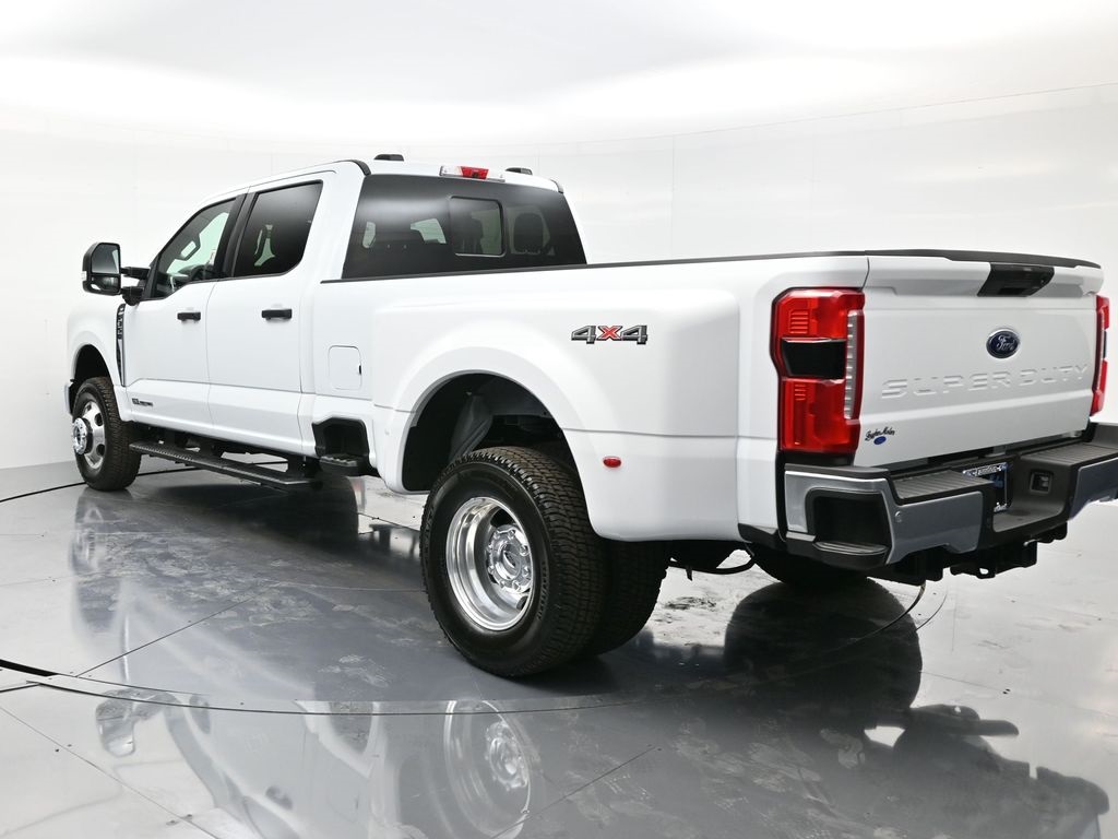 2026 Ford F-350 XLT photo 6