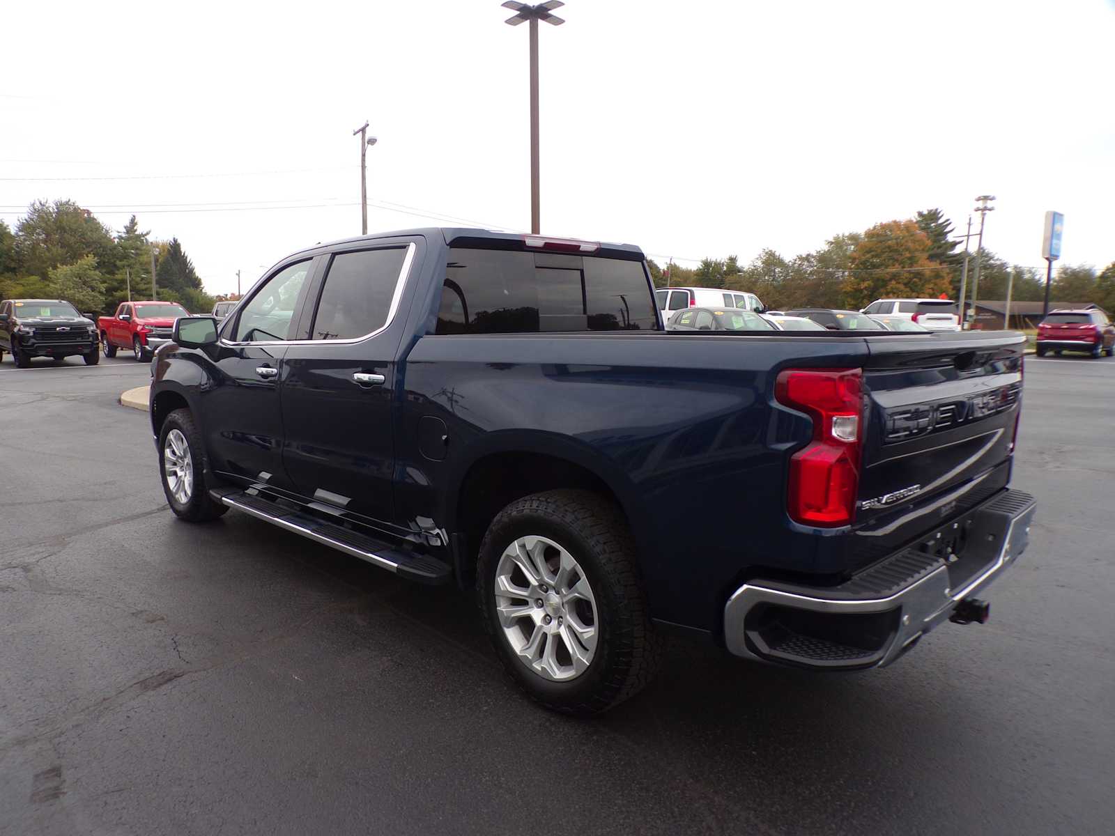 2022 Chevrolet Silverado 1500 LTZ photo 3
