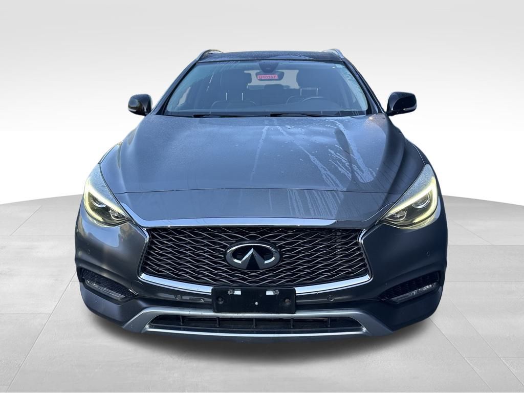 2017 Infiniti QX30 Premium photo 2