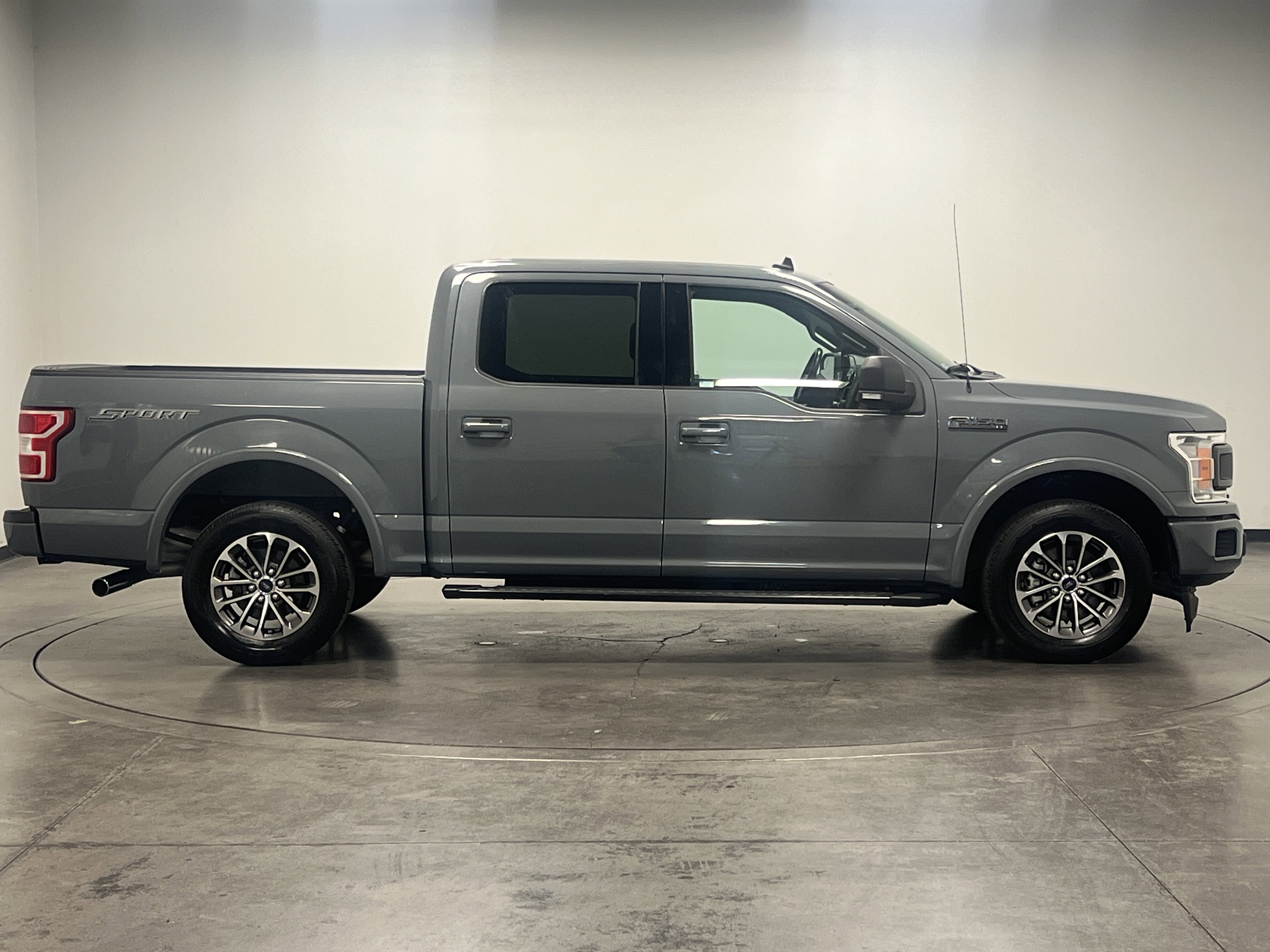 2020 Ford F-150 XLT photo 8