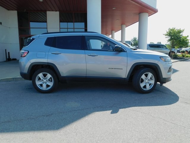 2022 Jeep Compass Latitude photo 5