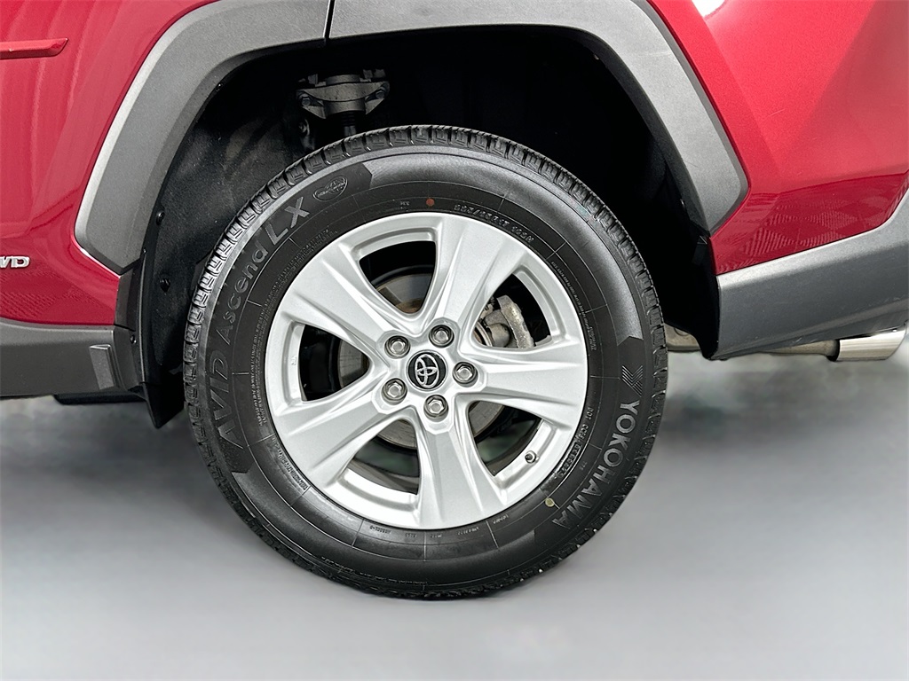 2019 Toyota RAV4 Hybrid LE photo 26