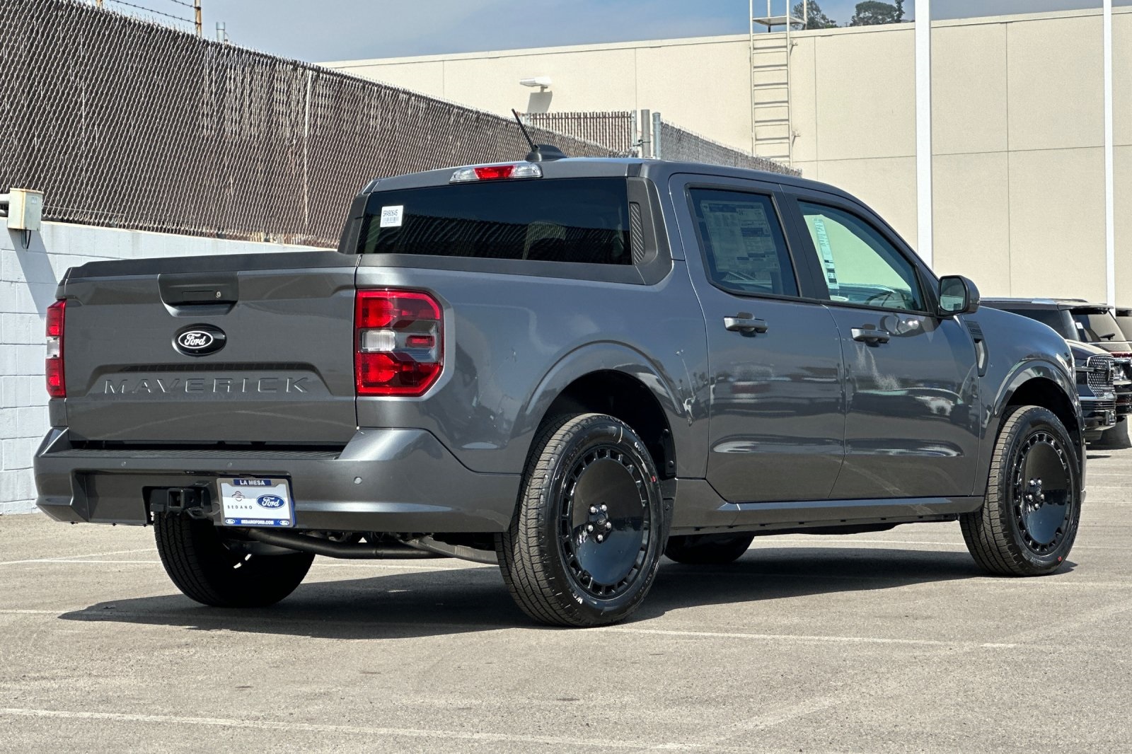 2025 Ford Maverick photo 3