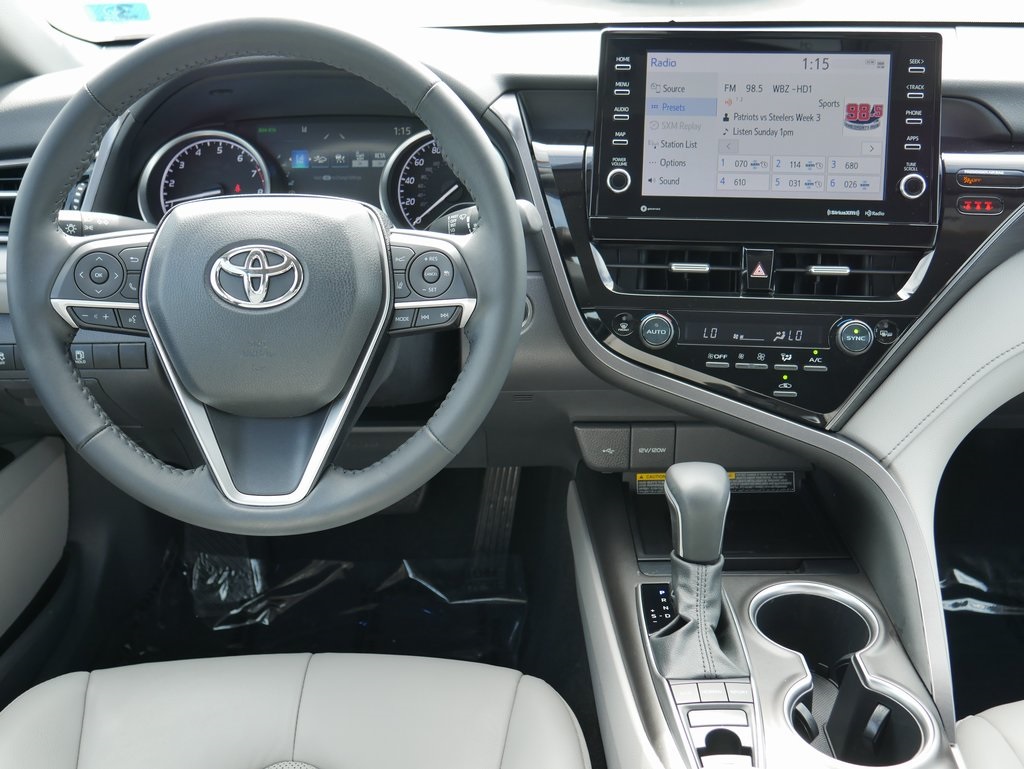 2021 Toyota Camry XLE photo 15