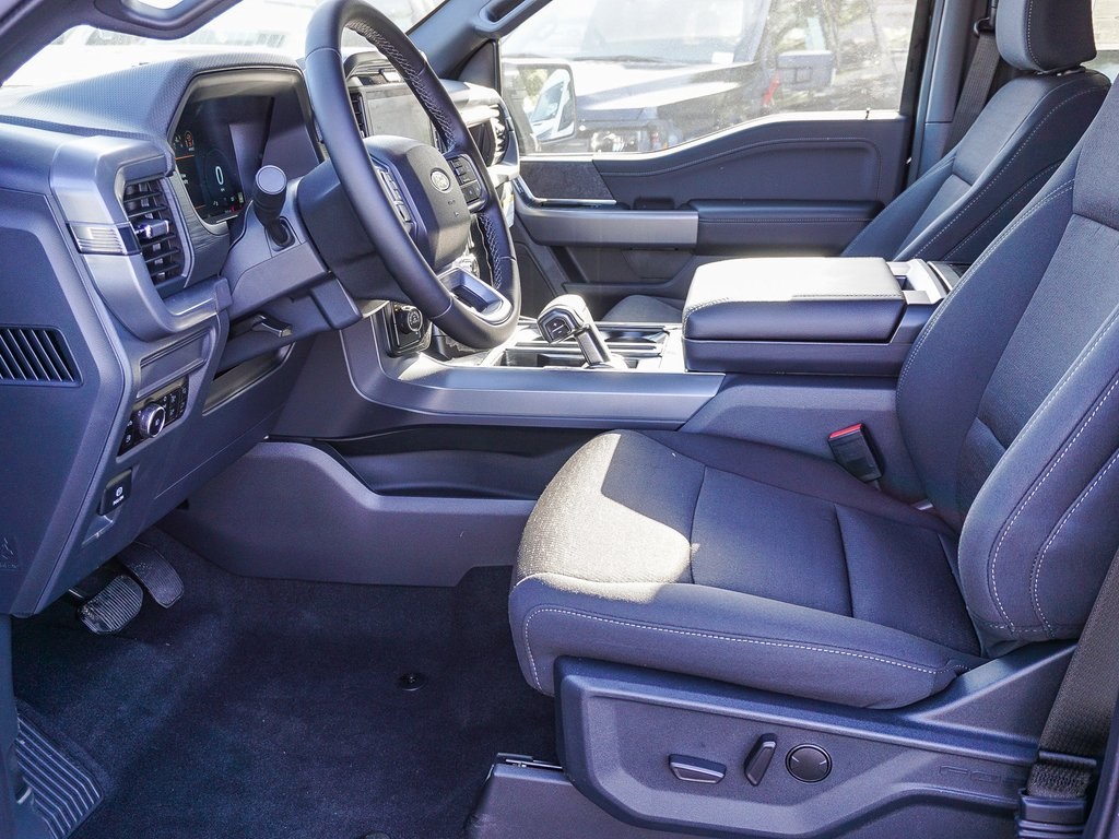 2025 Ford F-150 XLT photo 16