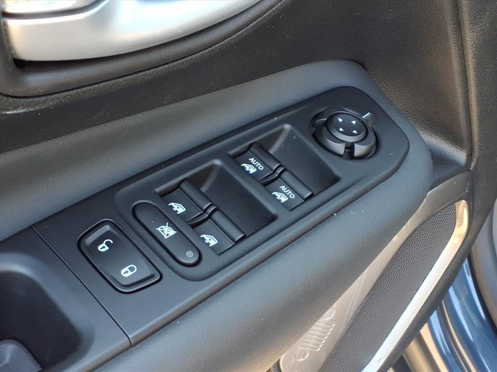 2023 Jeep Renegade Latitude Upland photo 7