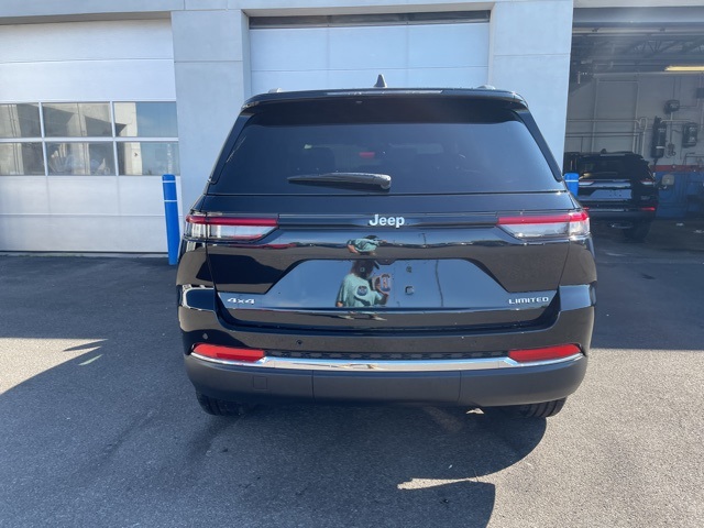 2025 Jeep Grand Cherokee Limited photo 4