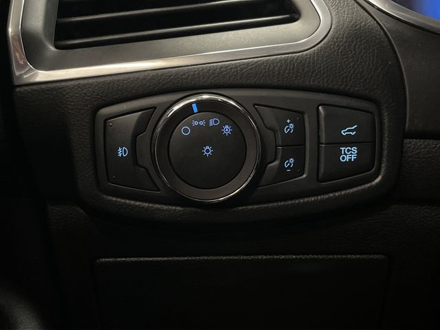 2020 Ford Edge Titanium photo 24