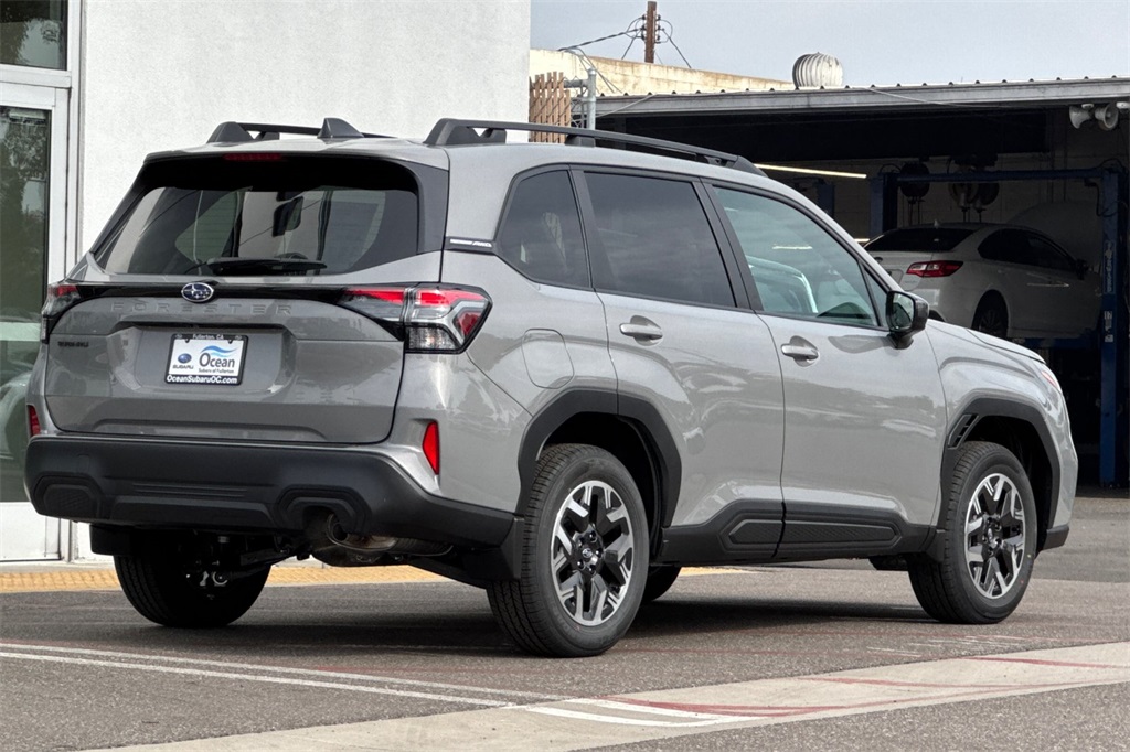 2026 Subaru Forester Premium photo 4