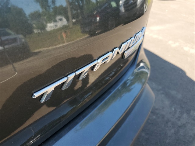 2019 Ford Edge Titanium photo 25