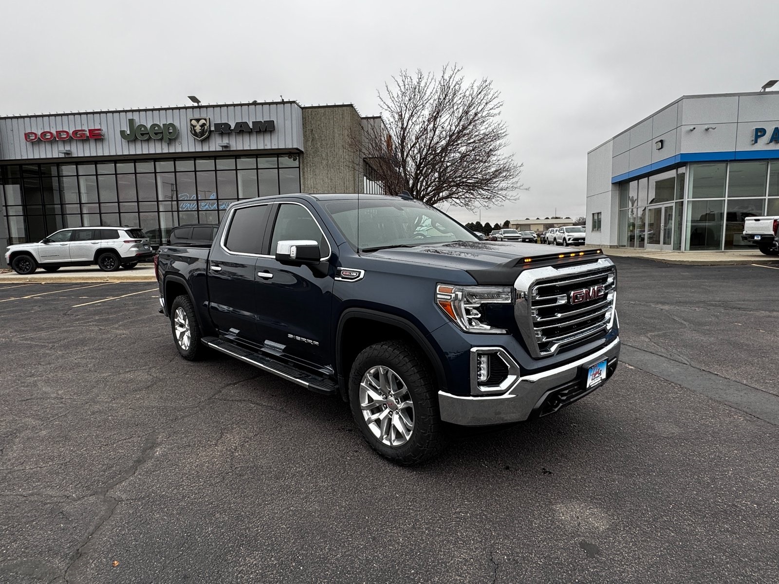 2020 Gmc Sierra 1500 SLT photo 2