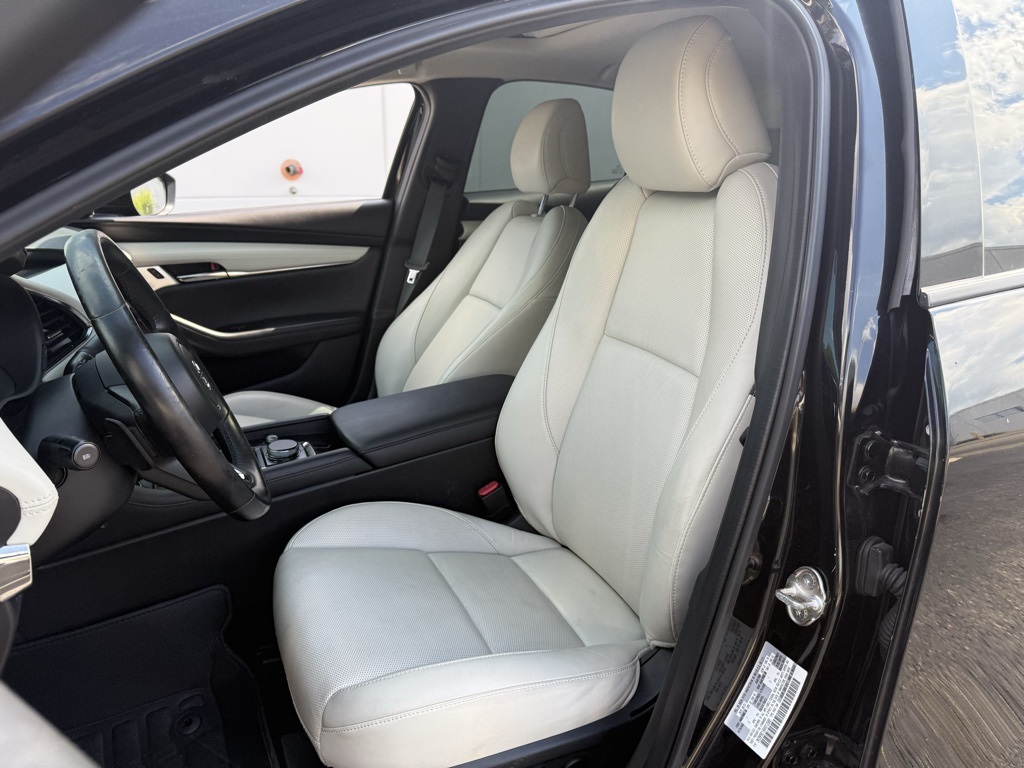 2022 Mazda Mazda3 Premium Plus photo 4