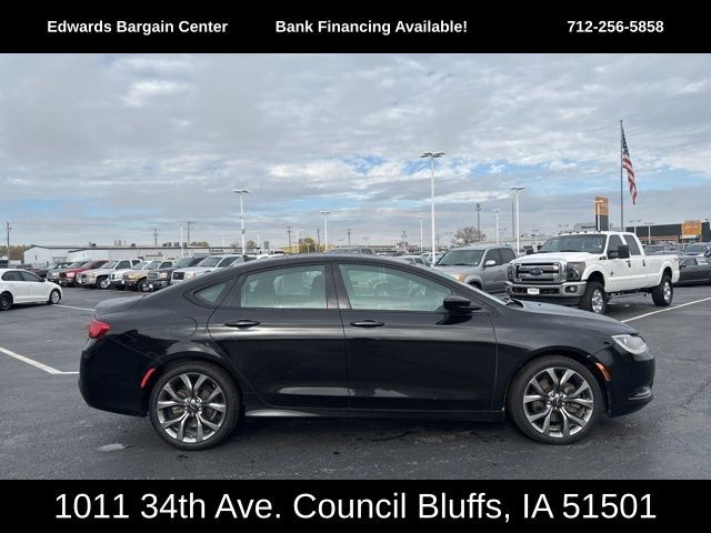 2015 Chrysler 200 S's photo