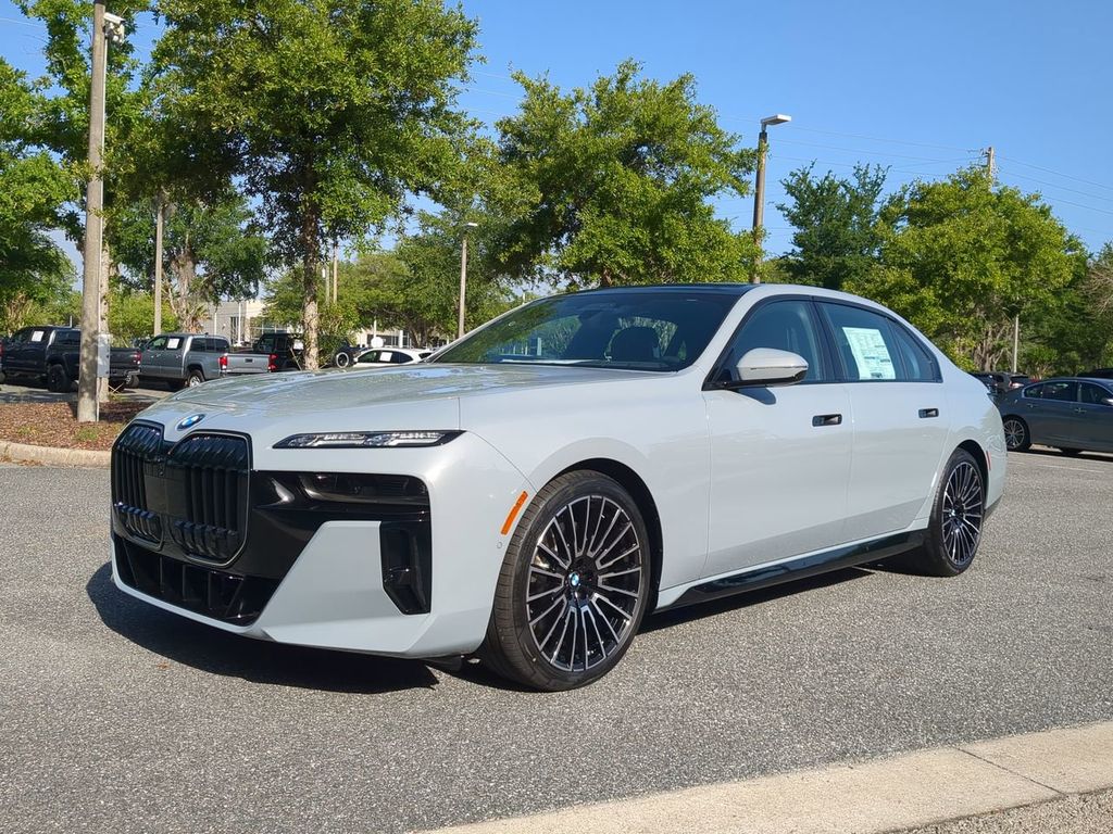 2025 BMW 7 Series 760i's photo