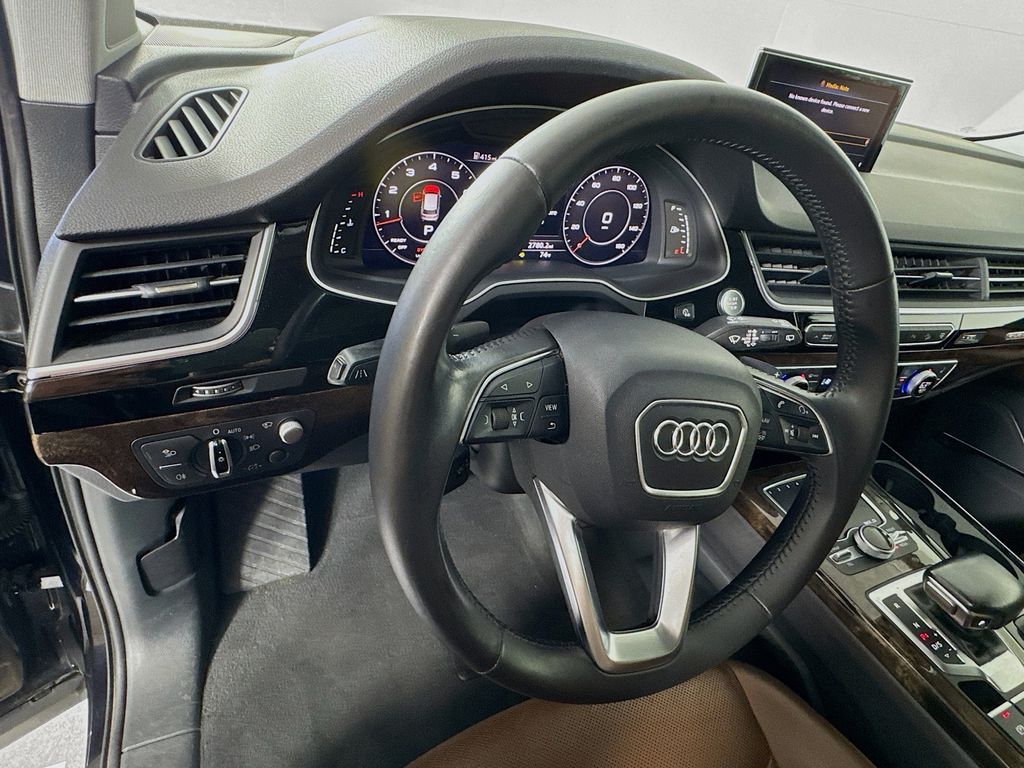 2017 Audi Q7 3.0T Prestige photo 11