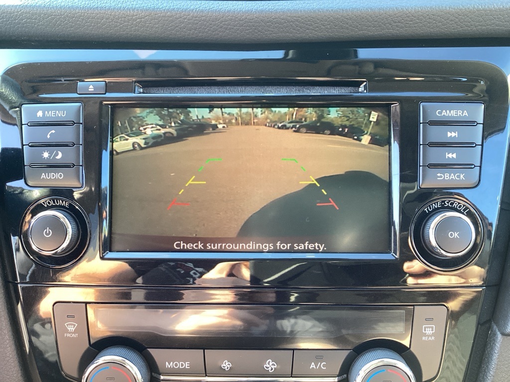 2019 Nissan Rogue SV photo 19