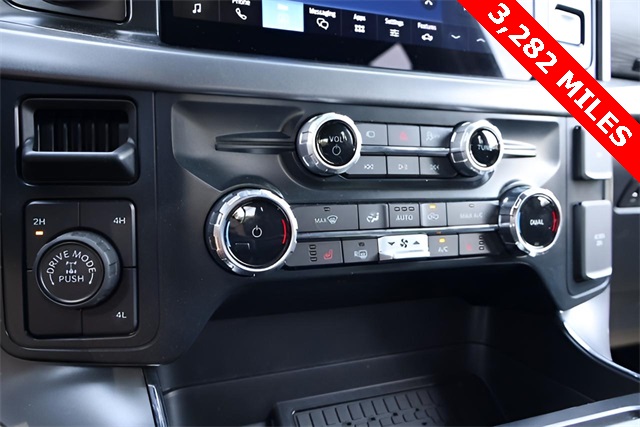 2025 Ford F-150 XLT photo 4