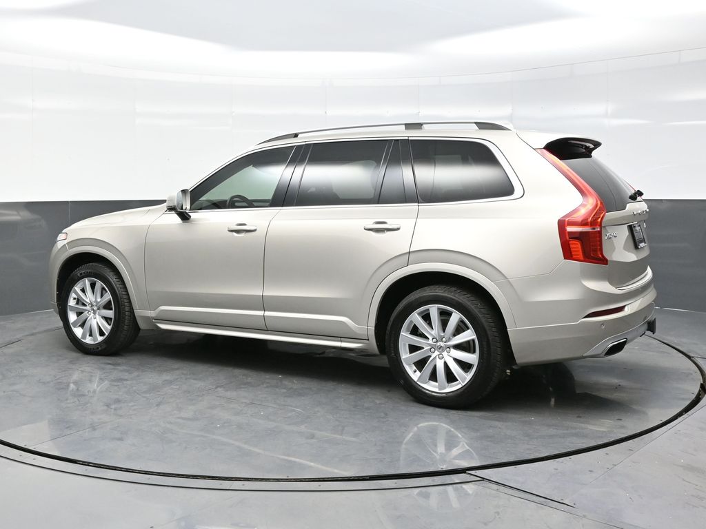 2016 Volvo XC90 T6 Momentum photo 2