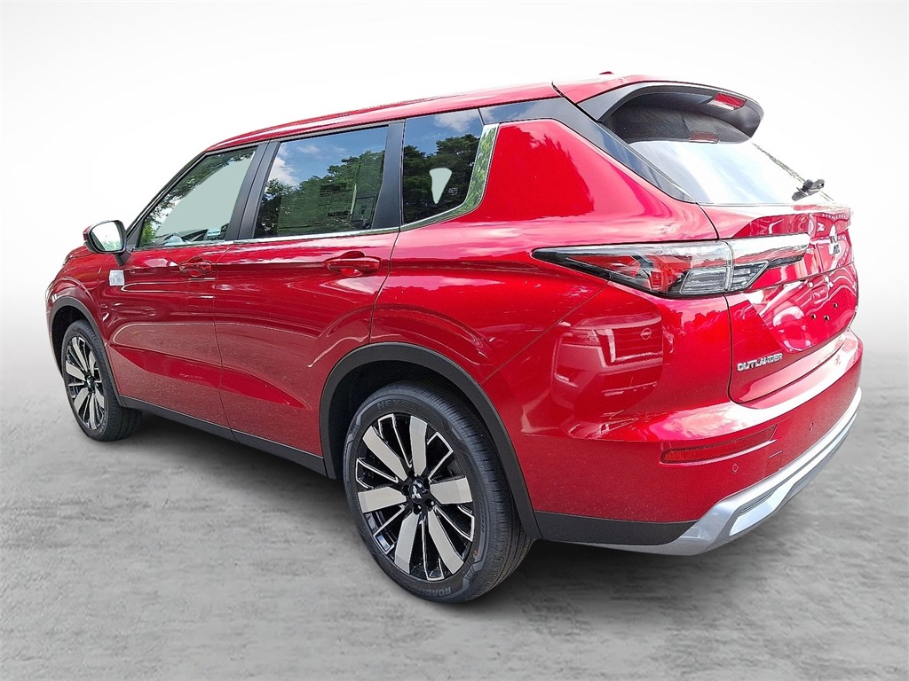 2025 Mitsubishi Outlander SE photo 3