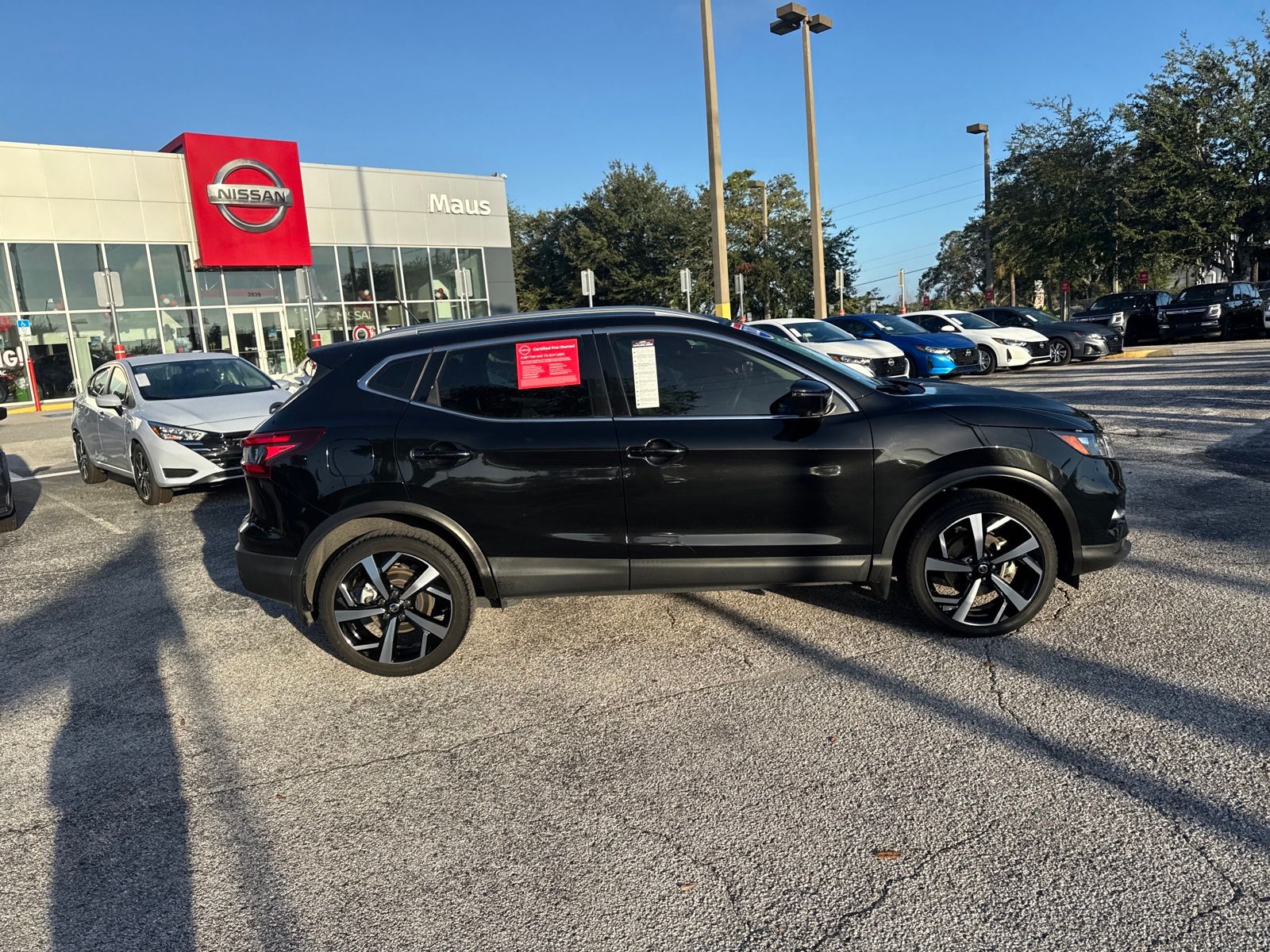 2022 Nissan Rogue Sport SL photo 3