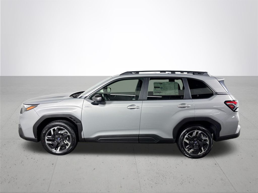 2025 Subaru Forester Premium photo 9