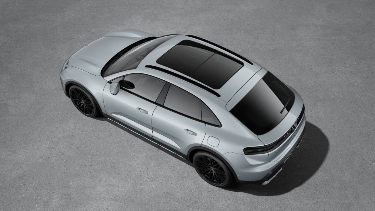 2025 Porsche Macan Electric photo 4