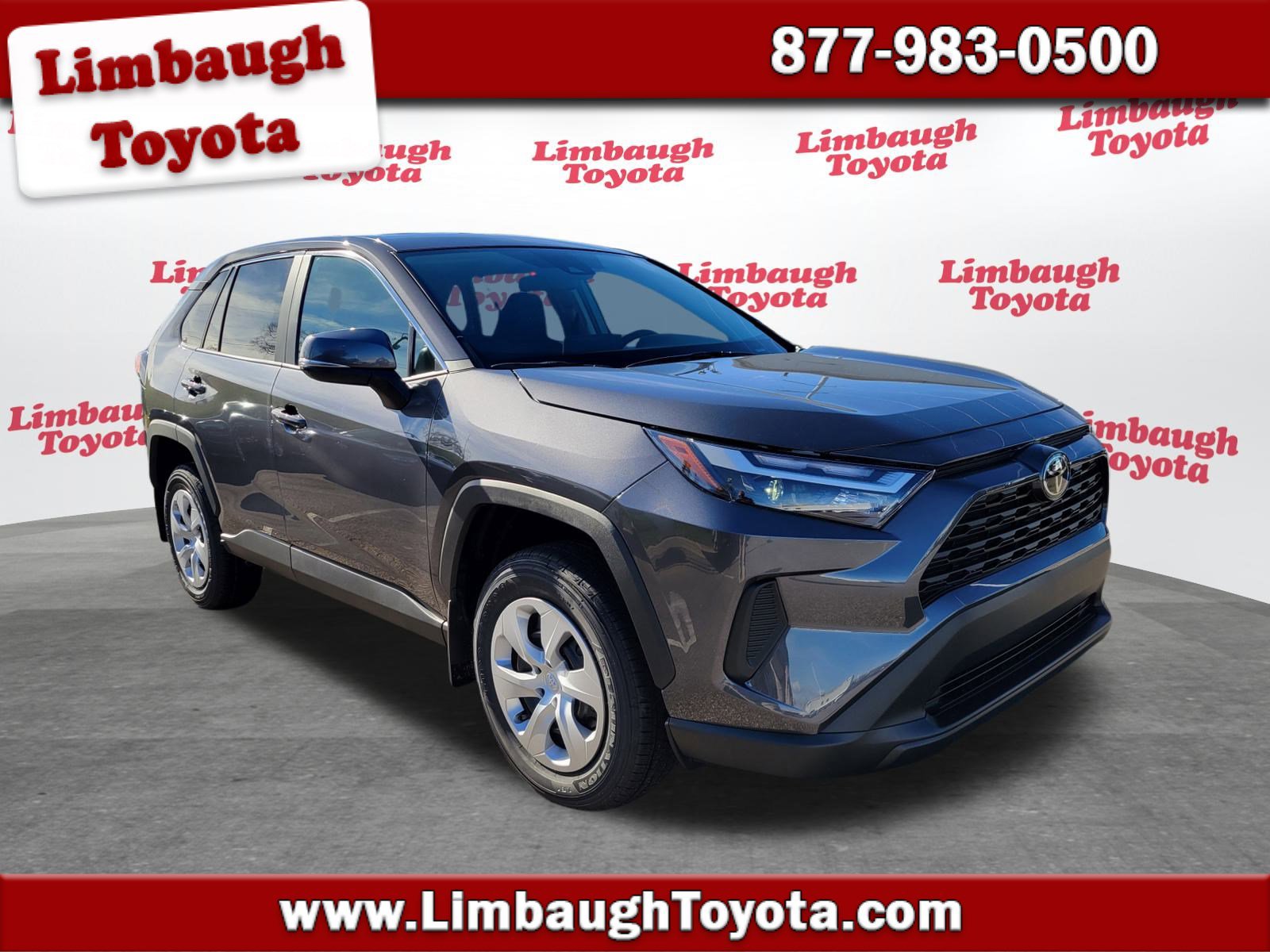 2025 Toyota RAV4 LE's photo