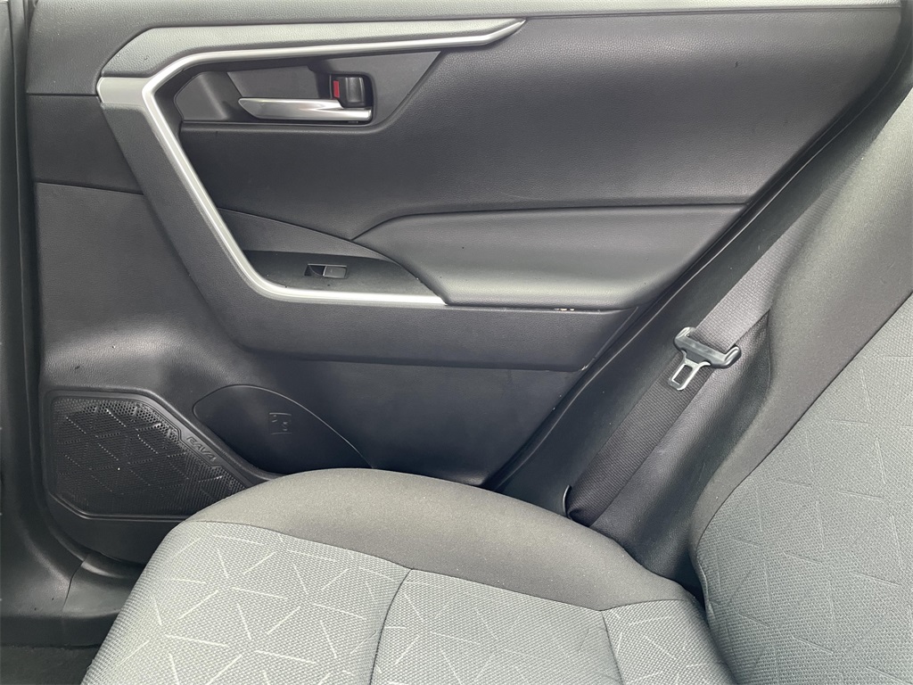 2024 Toyota RAV4 XLE photo 27