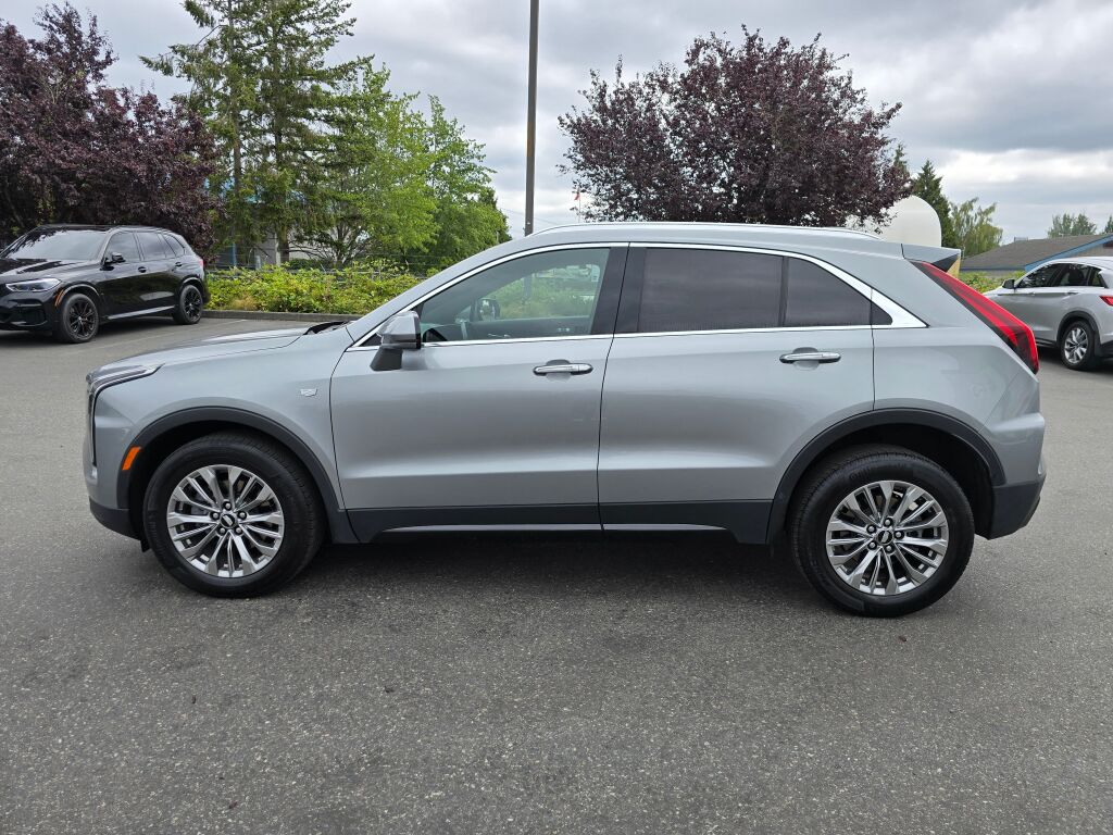 2024 Cadillac XT4 Premium Luxury photo 2