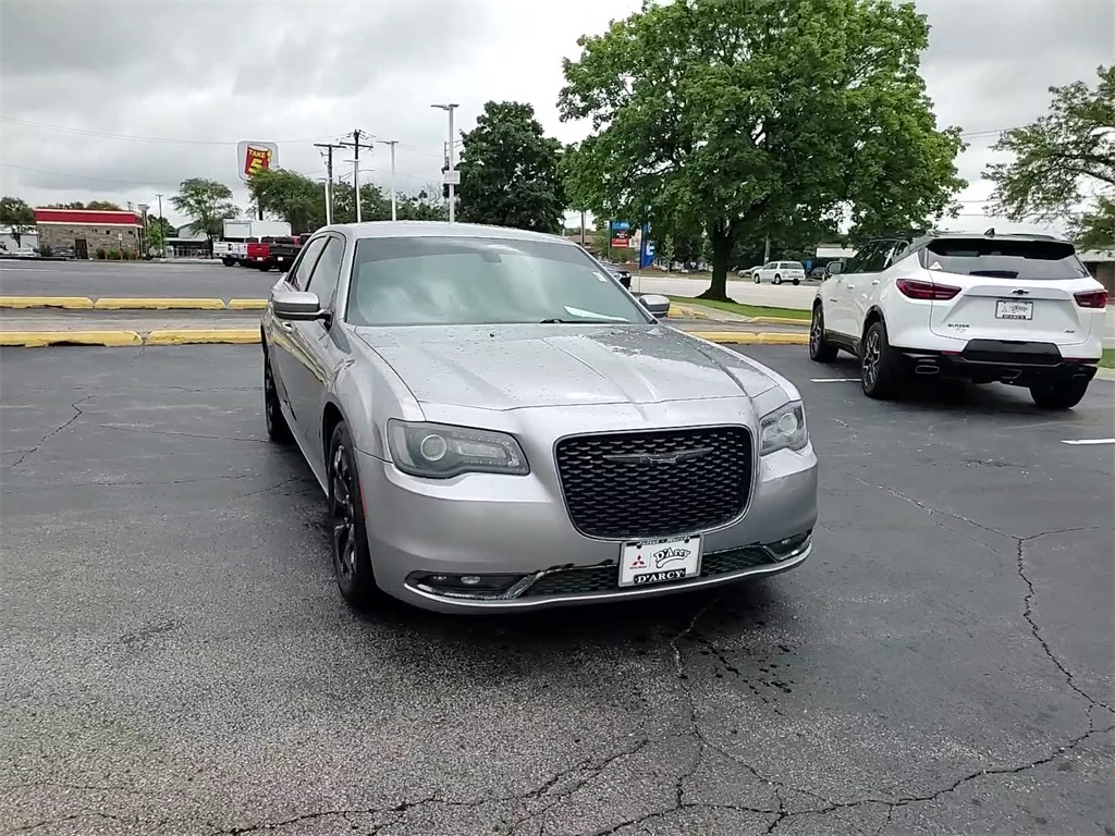 2016 Chrysler 300 S photo 5