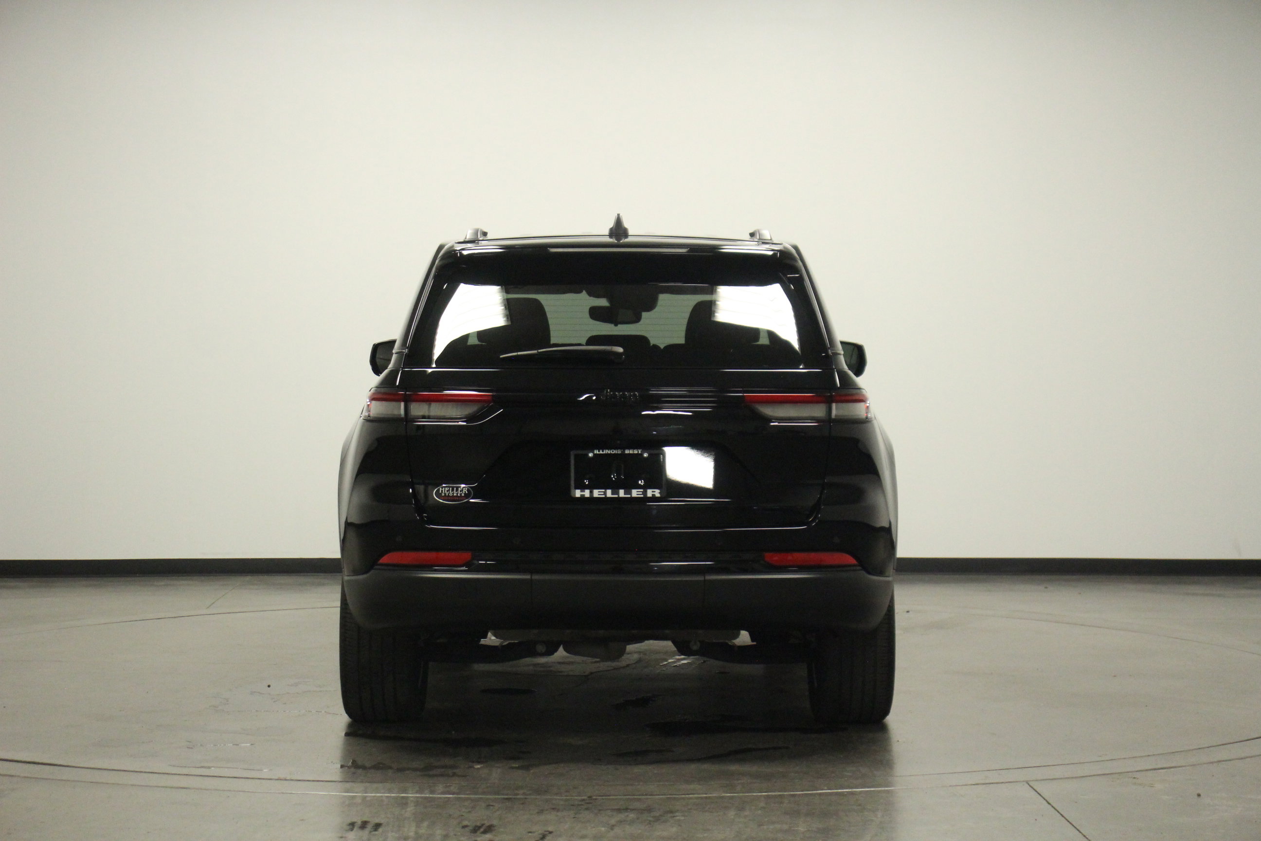 2023 Jeep Grand Cherokee Altitude photo 5