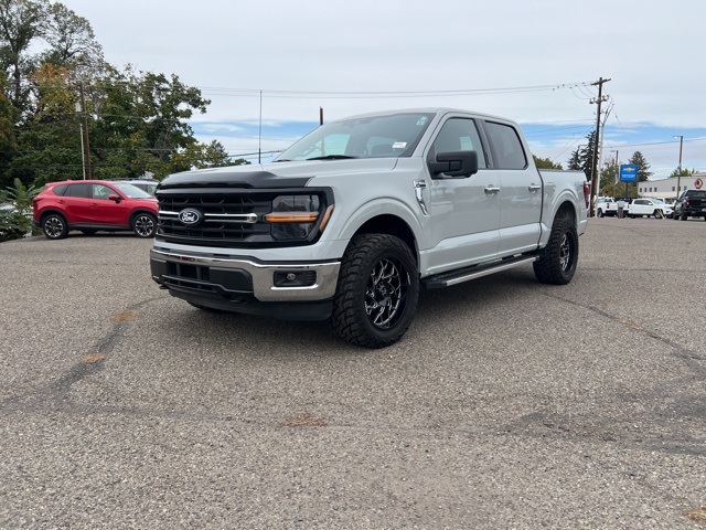 2024 Ford F-150 XLT photo 3