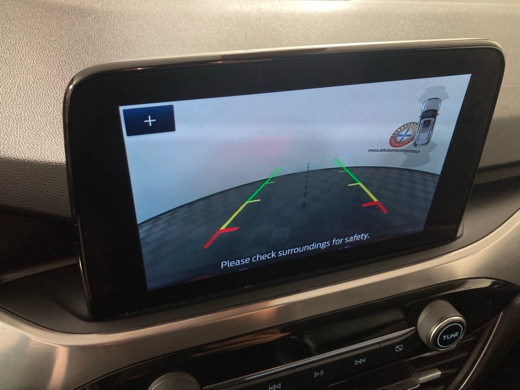 2021 Ford Escape Hybrid Titanium photo 4