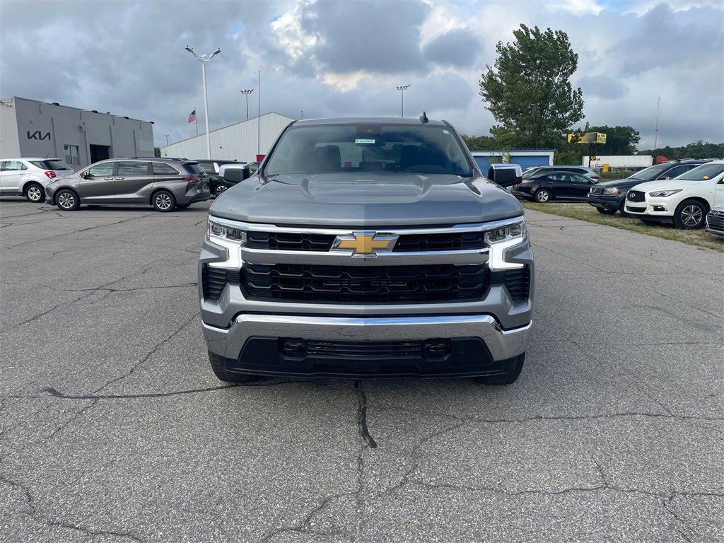 2026 Chevrolet Silverado 1500 LT photo 2