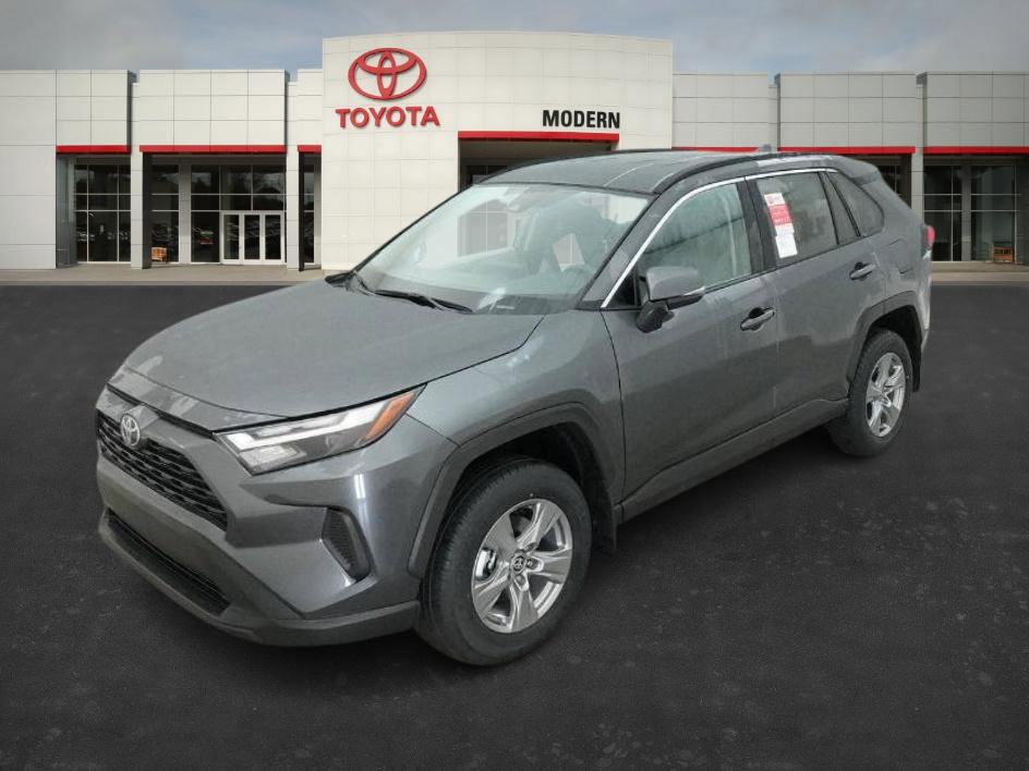 2025 Toyota RAV4 XLE's photo